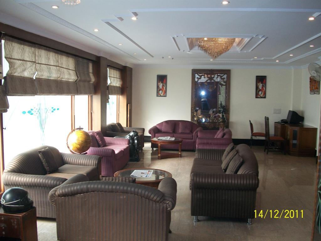 โรงแรมเครสต์ อินน์ เดลี ภายนอก รูปภาพ